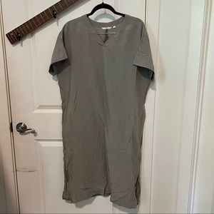 Uniqlo Linen Short Sleeve Midi Tunic Kaftan with V neck and side slits